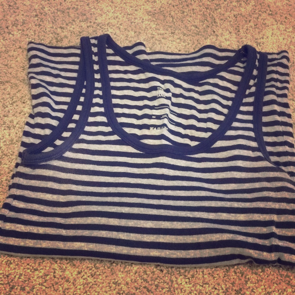 Gap striped tank